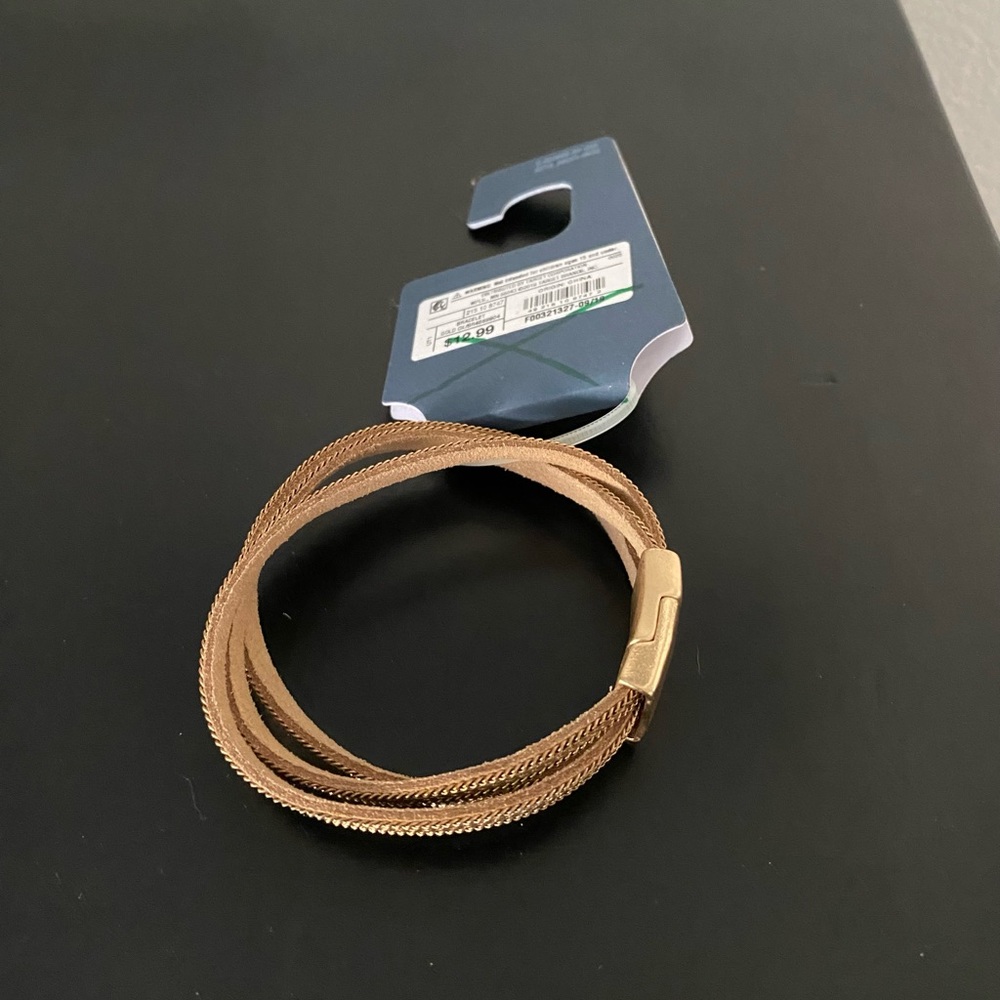Universal Thread Bracelet - Picture 3 of 6
